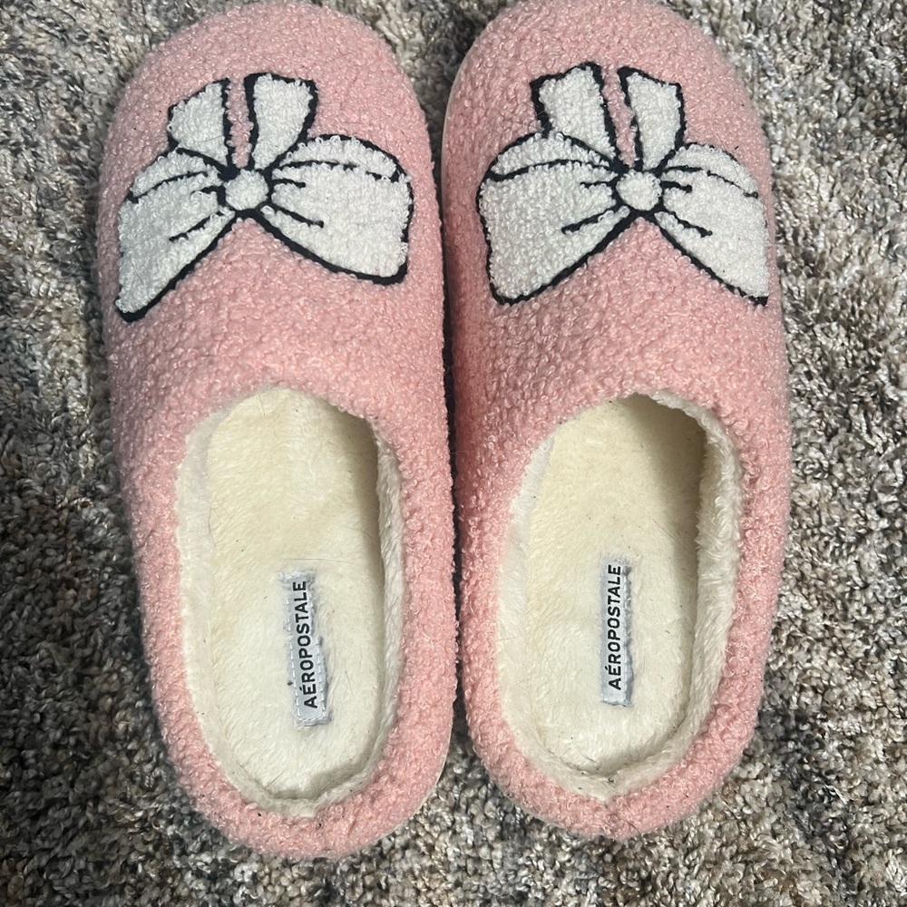 NWOT Aeropostale Pink Women's Slippers with Bow